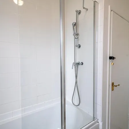 Cozy Urban | Retreat Modern 1br | Free Parking Apartmán