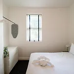 Cozy Urban | Retreat Modern 1br | Free Parking * Bristol
