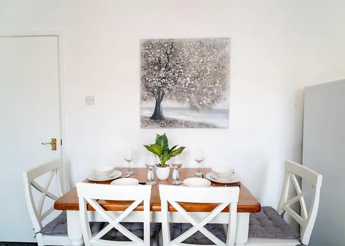 Cozy Urban | Retreat Modern 1br | Free Parking Bristol